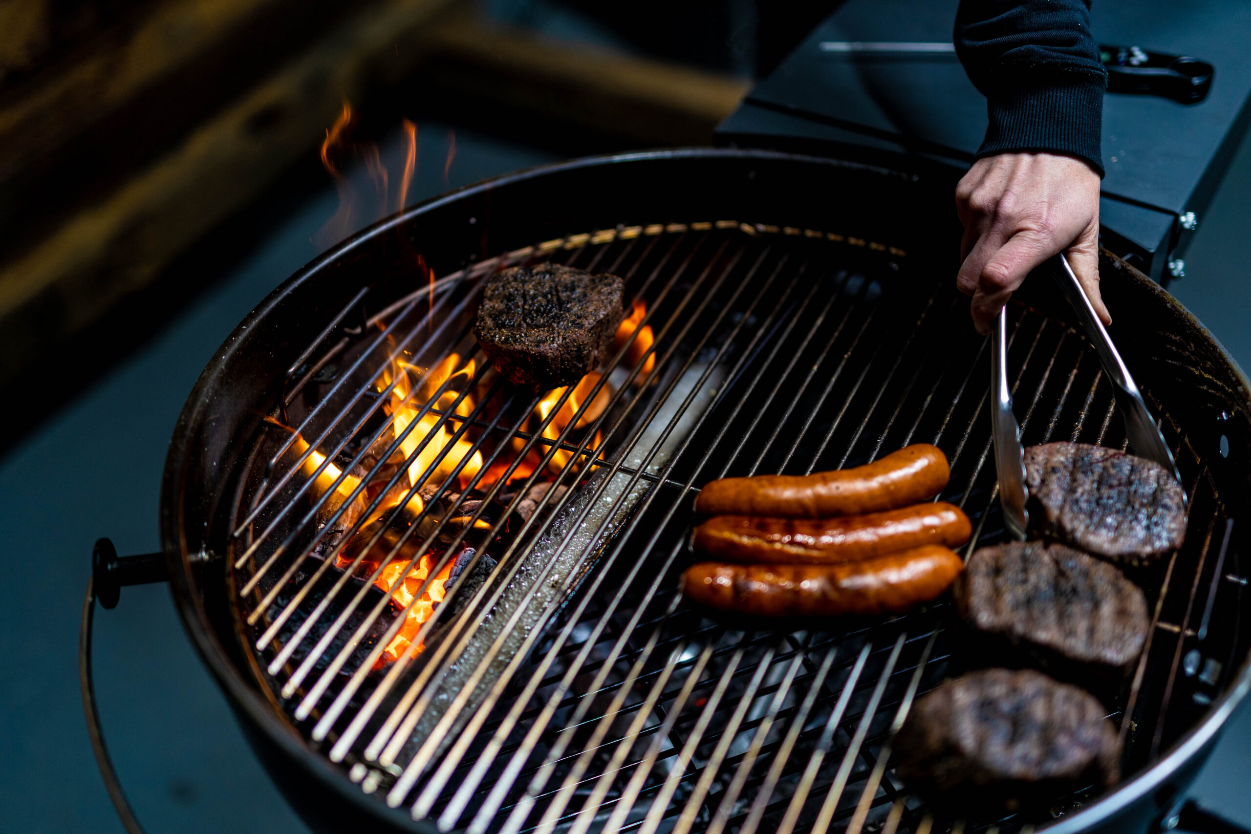 SNS Grills - Slow 'N Sear Kettle BBQ- Black - Image 14